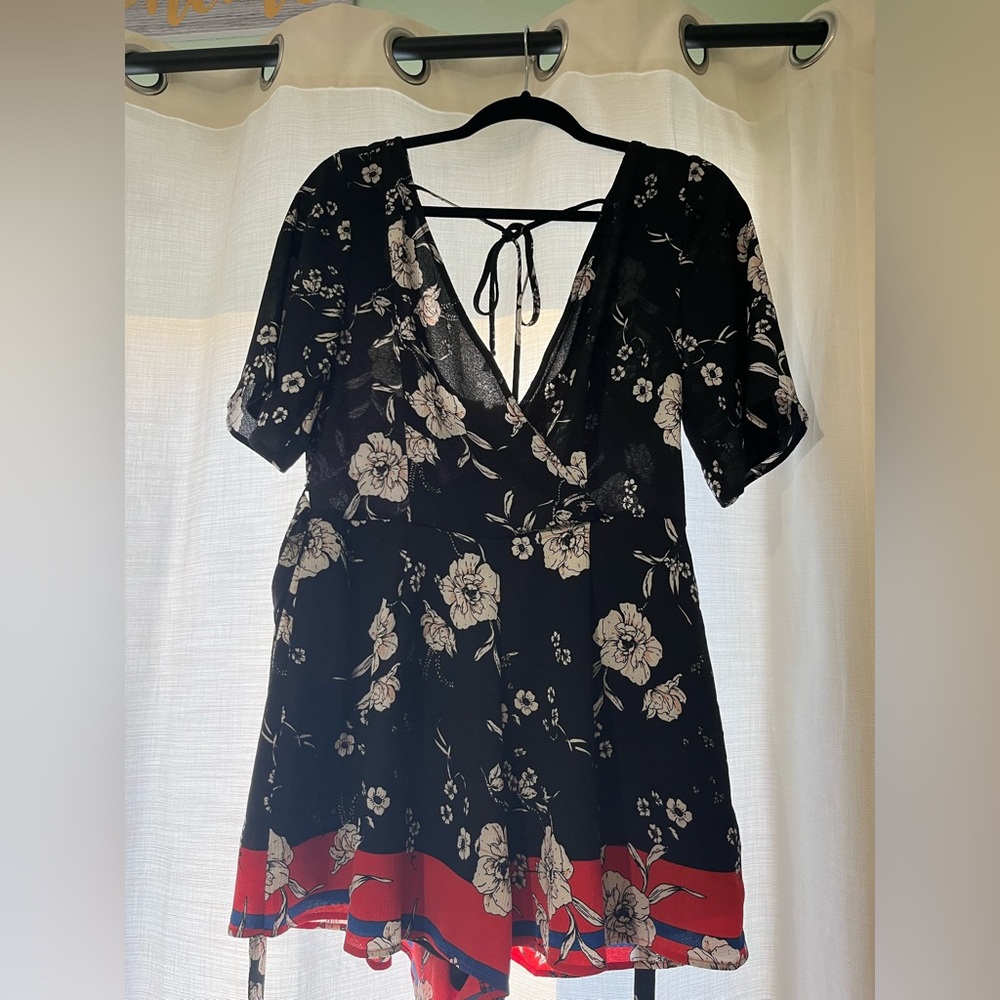 francesca's women’s romper. Black. Medium